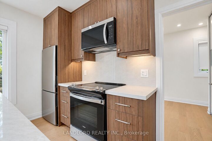 Property Photo:  92 Neville Park Boulevard 1  ON M4E 3P8 