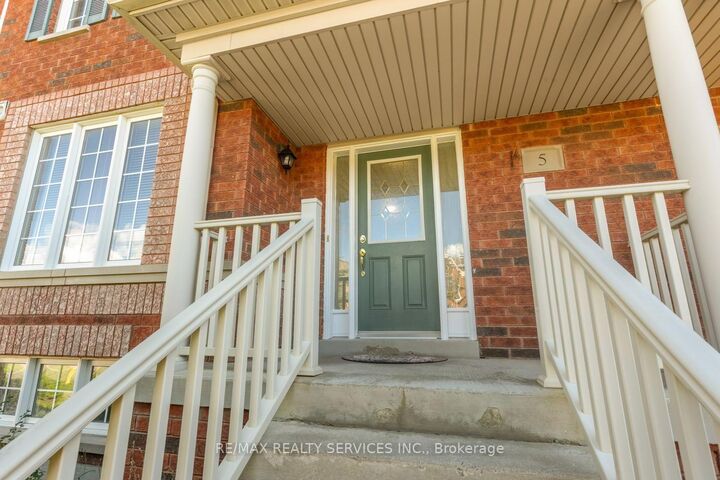 Property Photo:  5 Dollery Gate  ON L1T 0G6 
