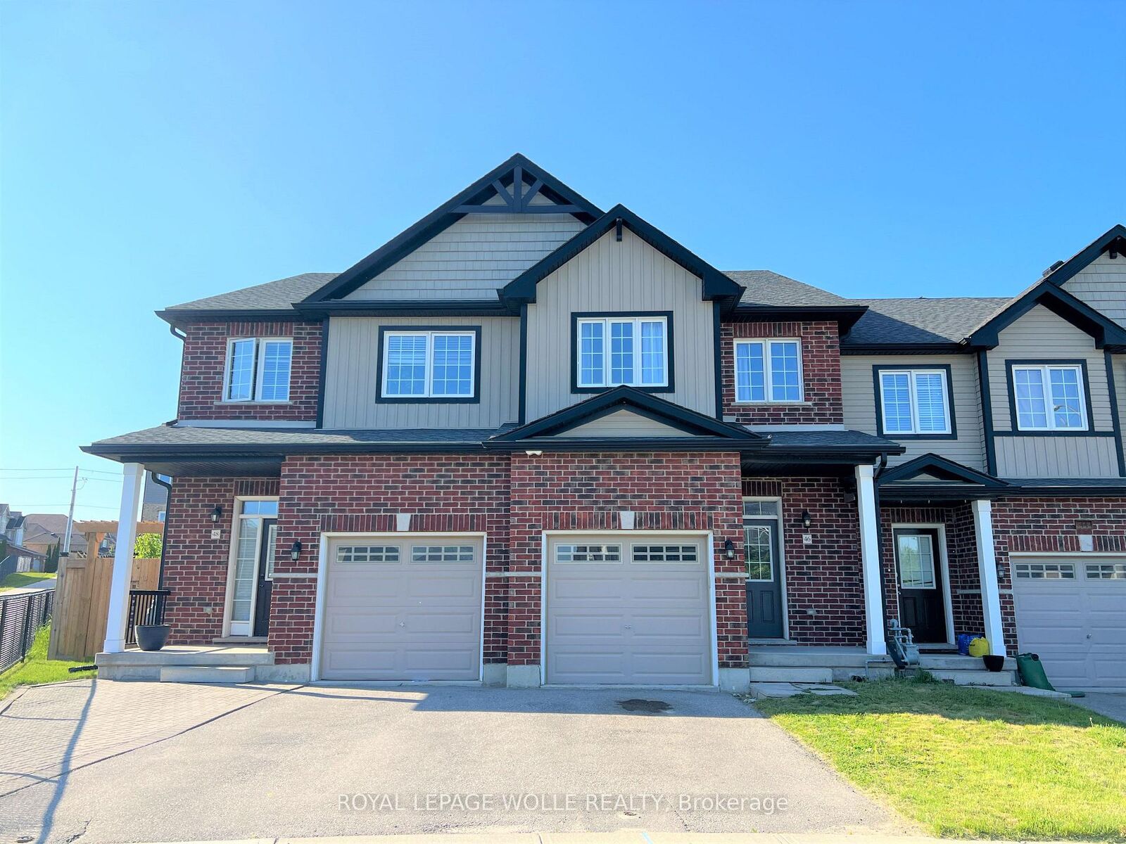 Property Photo:  46 Renfrew Street  ON N2R 0G5 