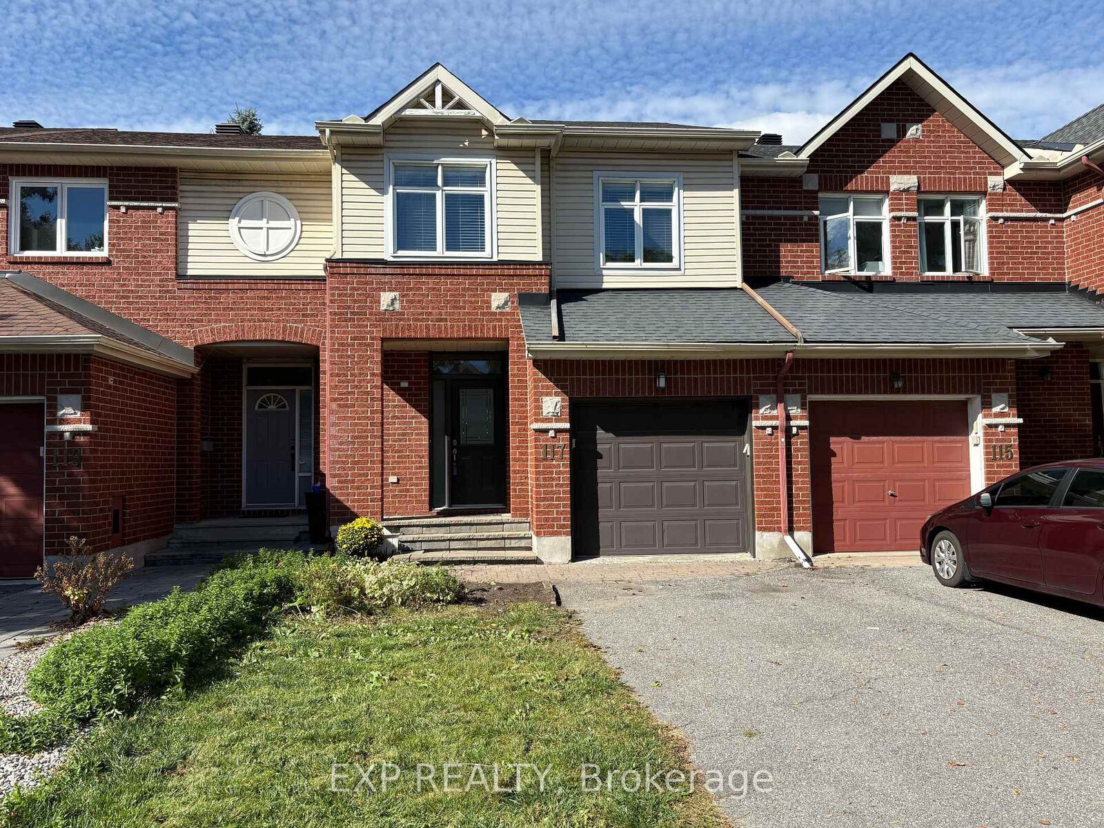 Property Photo:  117 Thornbury Crescent  ON K2G 6J1 