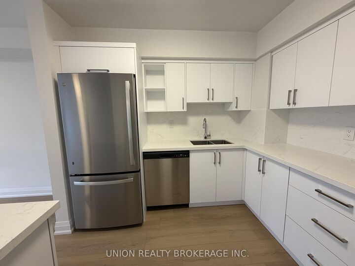 Property Photo:  930A Pape Avenue Unit 1  ON M4K 3V2 