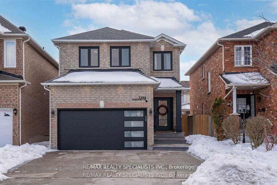 Property Photo: 7294 Rosehurst Drive Unit 2 ON L5N 8H1