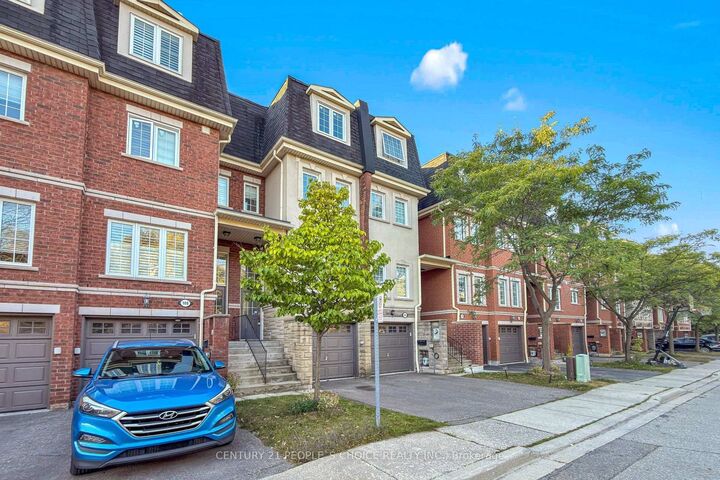Property Photo:  435 Hensall Circle 106  ON L5A 4P1 