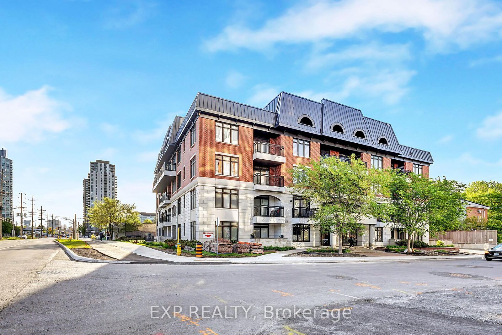 Property Photo:  323 Winona Avenue 10  ON K1Z 5H3 