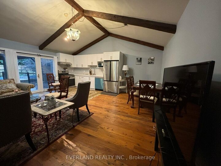 Property Photo: 3369 St Paul Avenue Ensuite Room ON L2J 2M3