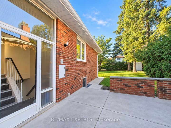 Property Photo:  24 Roskell Crescent  ON M3J 1E1 