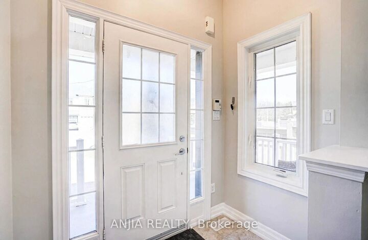 Property Photo:  191 Reeves Way Boulevard  ON L4A 0H8 