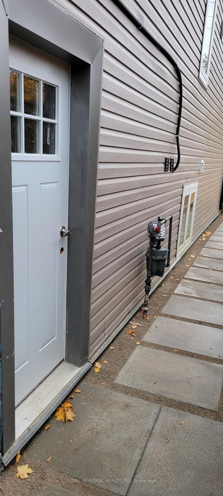 Property Photo:  97 Sophia Street W  ON L4N 1J4 