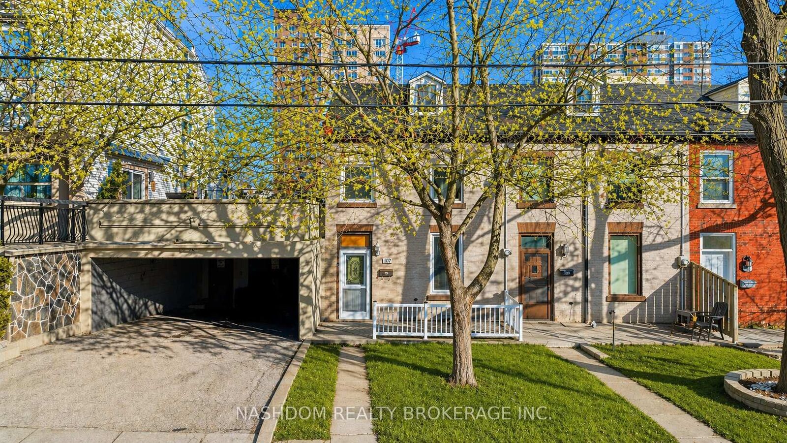 Property Photo: 107 Queen Street S 2 ON L8P 3R9