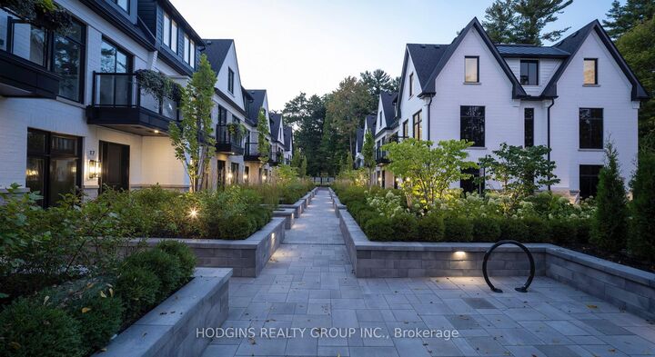 Property Photo:  1136 Mona Road 4  ON L5G 0C8 
