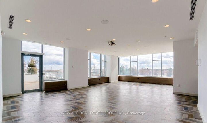 Property Photo:  2560 Eglinton Avenue 1001  ON L5M 0Y3 
