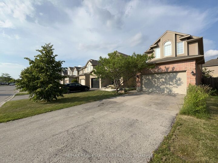 Property Photo:  1771 Mickleborough Drive W  ON N6G 5R4 