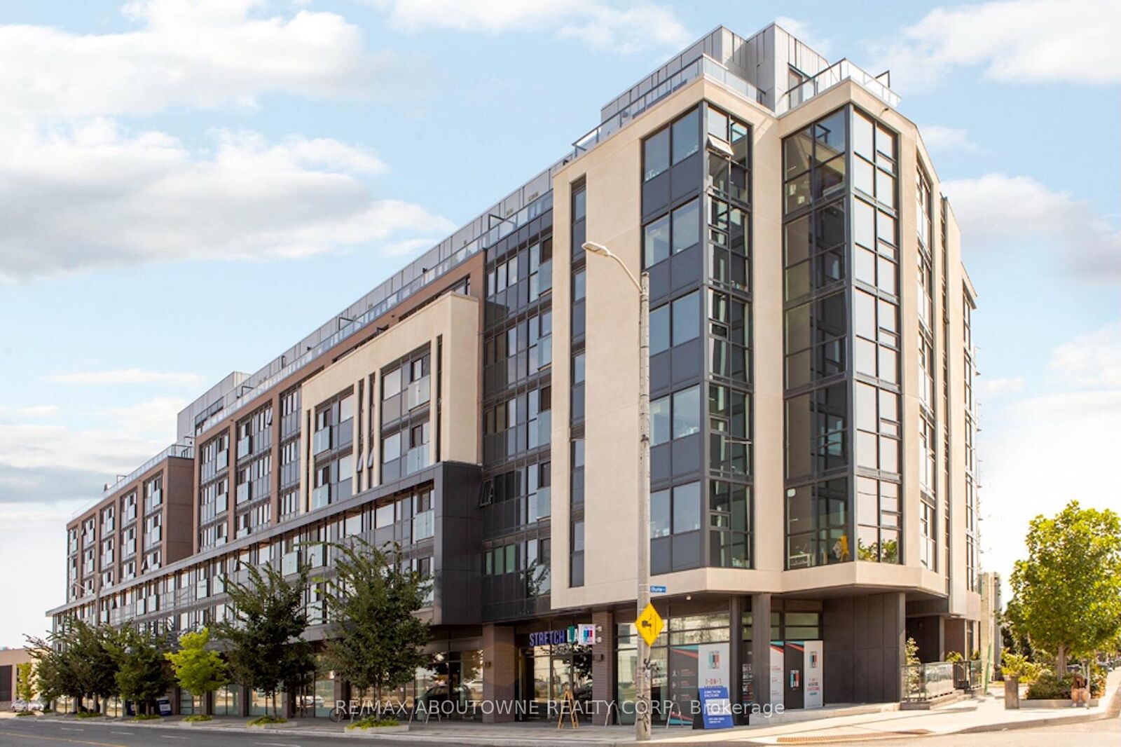 Property Photo:  3385 Dundas Street W 219  ON M6S 2S2 