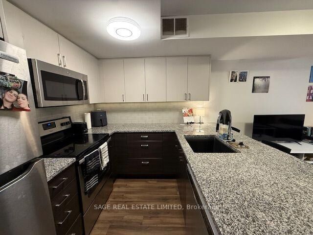 Property Photo:  228 Montrose Avenue Lower  ON M6G 3G7 