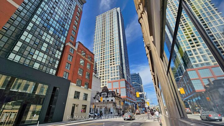 Property Photo:  108 Peter Street 1818  ON M5V 2G7 