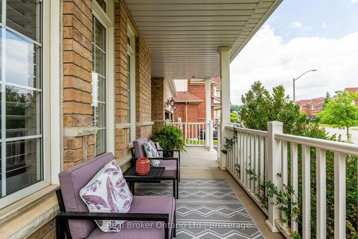 Property Photo:  50 The Queensway N/A  ON L4M 7J3 
