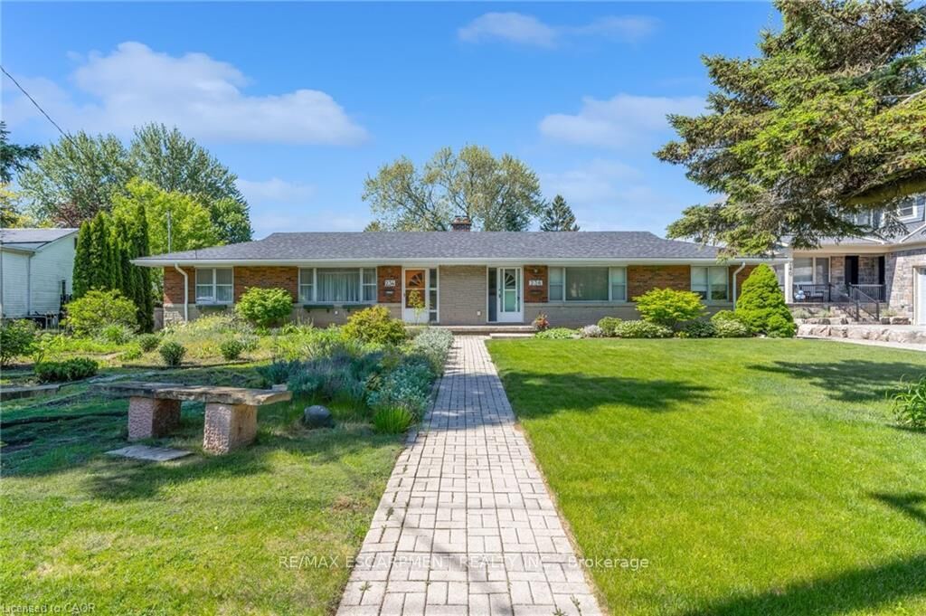 Property Photo:  234 Pine Cove Road  ON L7N 1W2 