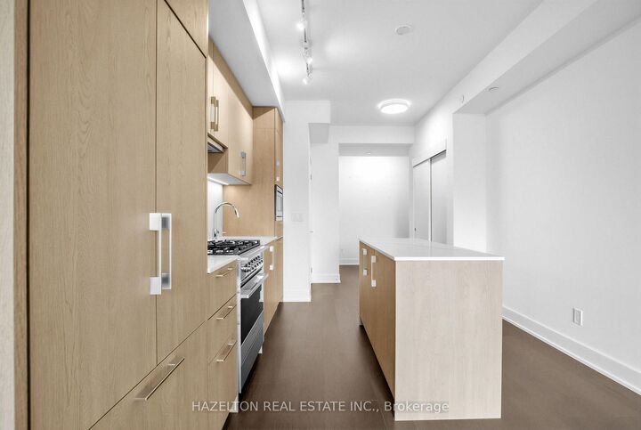 Property Photo: 8 Manor Road W 711 ON M4S 0E6