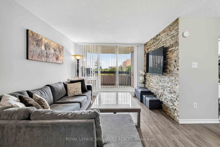 Property Photo:  1615 Bloor Street 512  ON L4X 1S2 