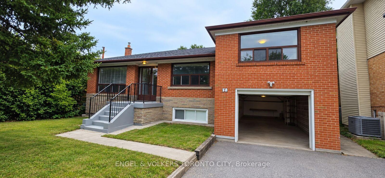 Property Photo:  171 Brighton Avenue  ON M3H 4E3 