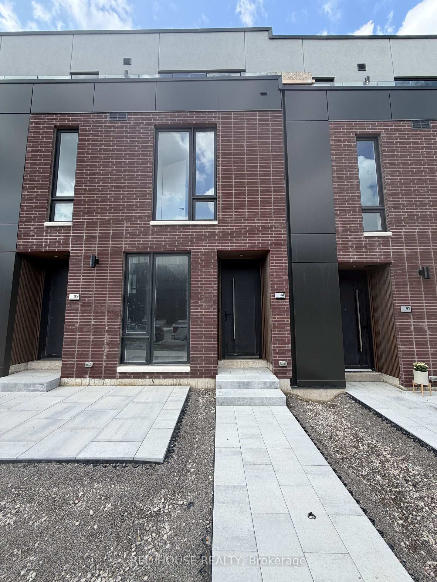 Property Photo:  41 Everett Common  ON L2P 0H1 