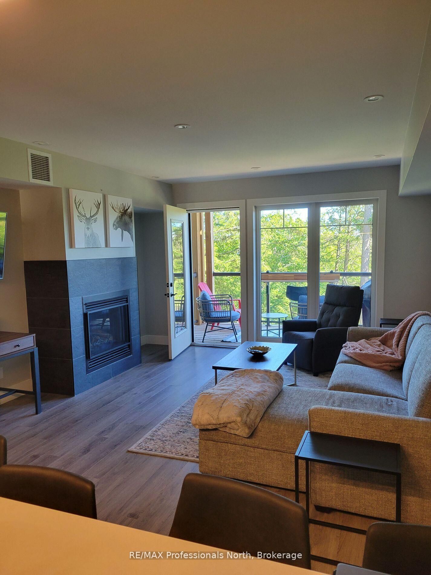 Property Photo:  3 Tree Tops Lane 202  ON P1H 1A9 