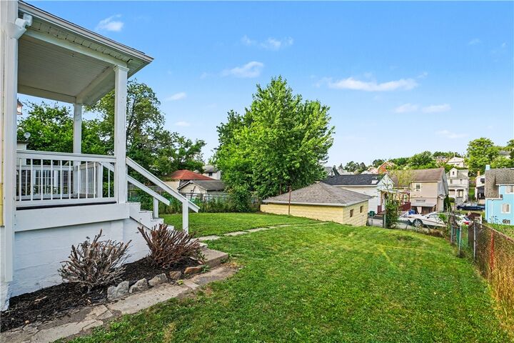 Property Photo: 1311 Pirl Street PA 15132