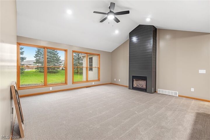 Property Photo: 2427 Queensbury Road OH 44601