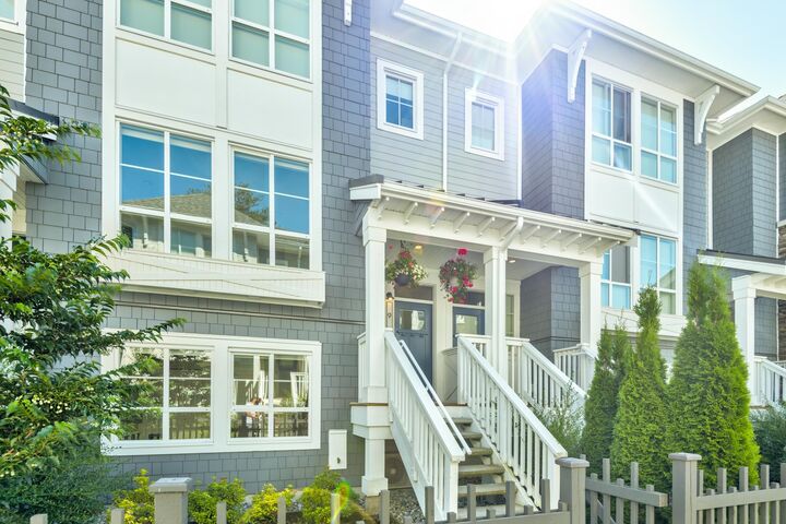 Property Photo:  5311 Admiral Way 9  BC V4K 0E2 