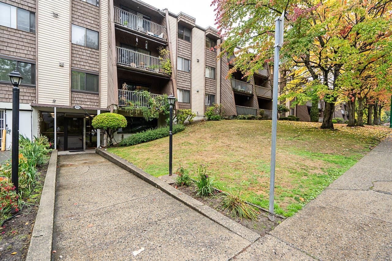 Property Photo:  3921 Carrigan Court 212  BC V3N 4J7 