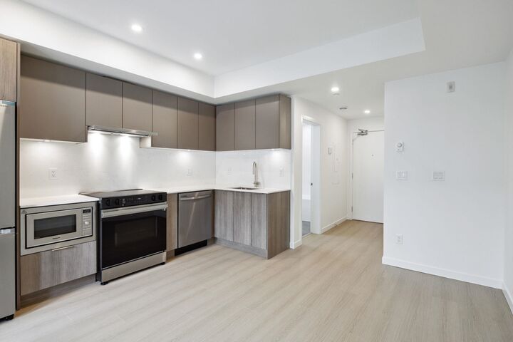 Property Photo:  10829 140 Street 401  BC V3R 0H4 