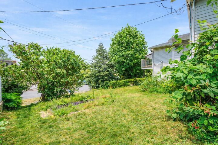 Property Photo:  32881 1st Avenue  BC V2V 1E8 