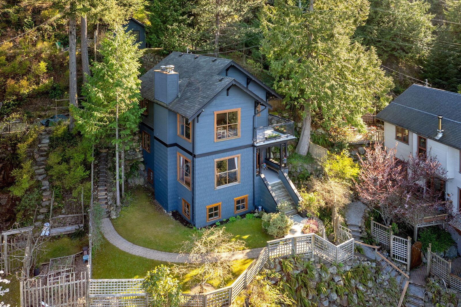 Property Photo:  555 Roocroft Lane  BC V0N 1G2 