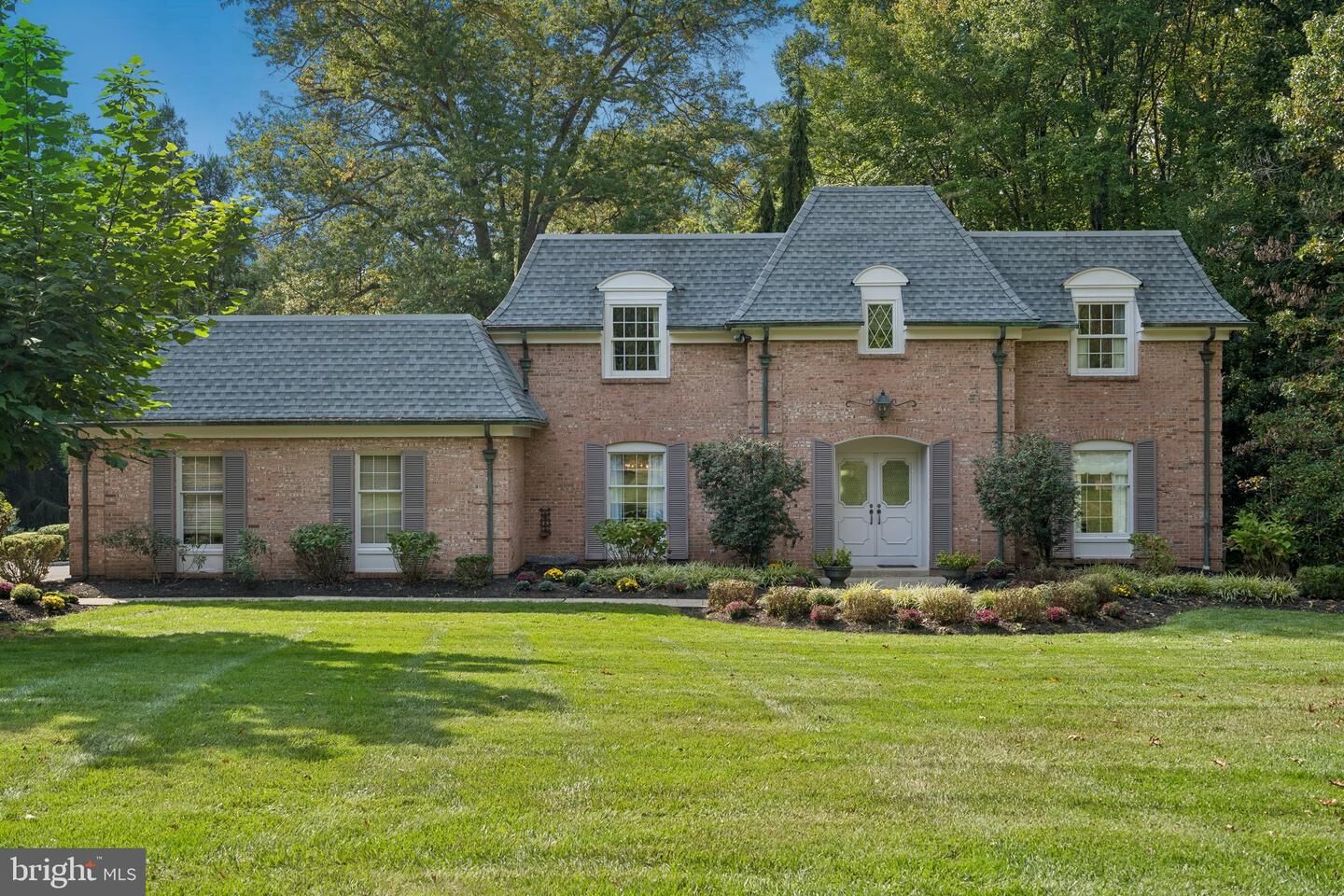 Property Photo:  5 Forrest Road  NJ 08560 