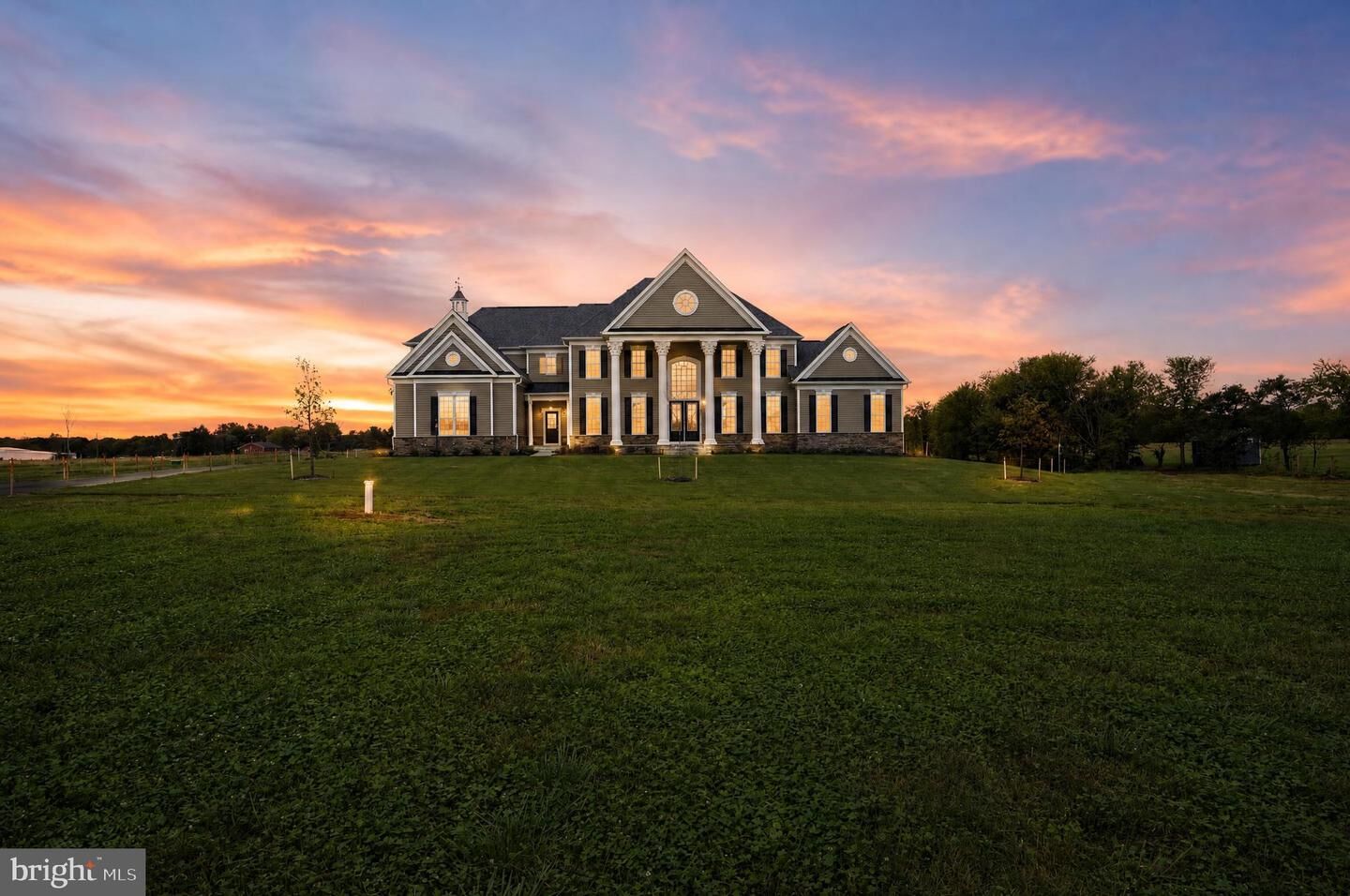 Property Photo:  12221 Parkgate Drive  VA 20181 