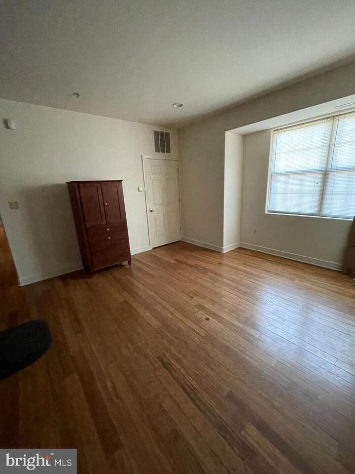 Property Photo:  1223 W Susquehanna Avenue 3  PA 19122 