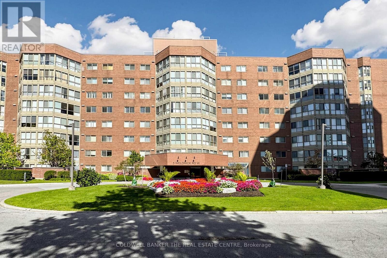 Property Photo: 5 Weldrick Road West 301 ON L4C 8S9