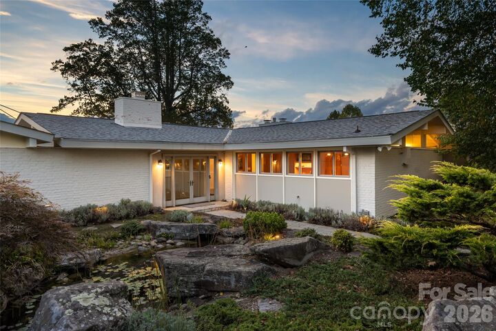 Property Photo: 92 Horizon Hill Road NC 28804