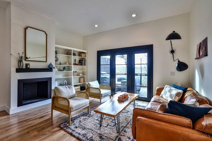 Property Photo:  2171 Sohn Street  OH 45219 