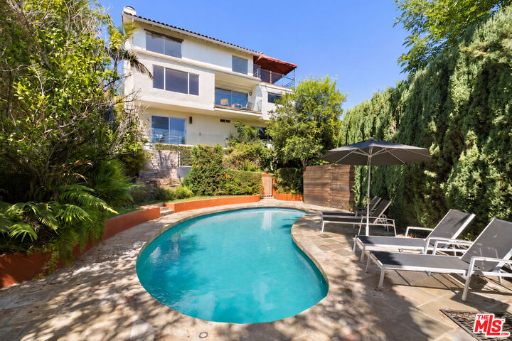 Property Photo:  6350 Bryn Mawr Dr  CA 90068 