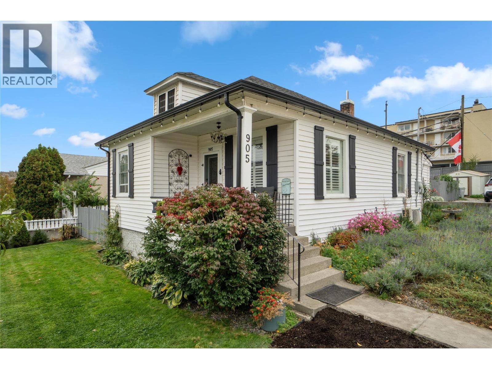 Property Photo:  905 Munro Street  BC V2C 3G2 