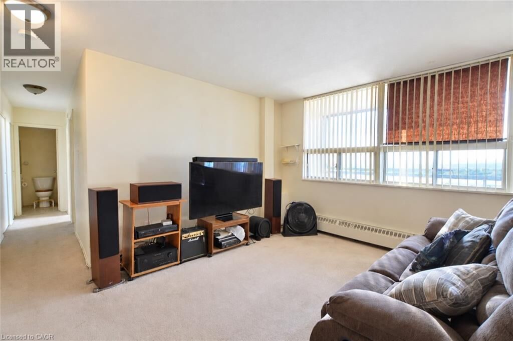 Property Photo:  15 Nicklaus Drive 804  ON L8K 5J5 