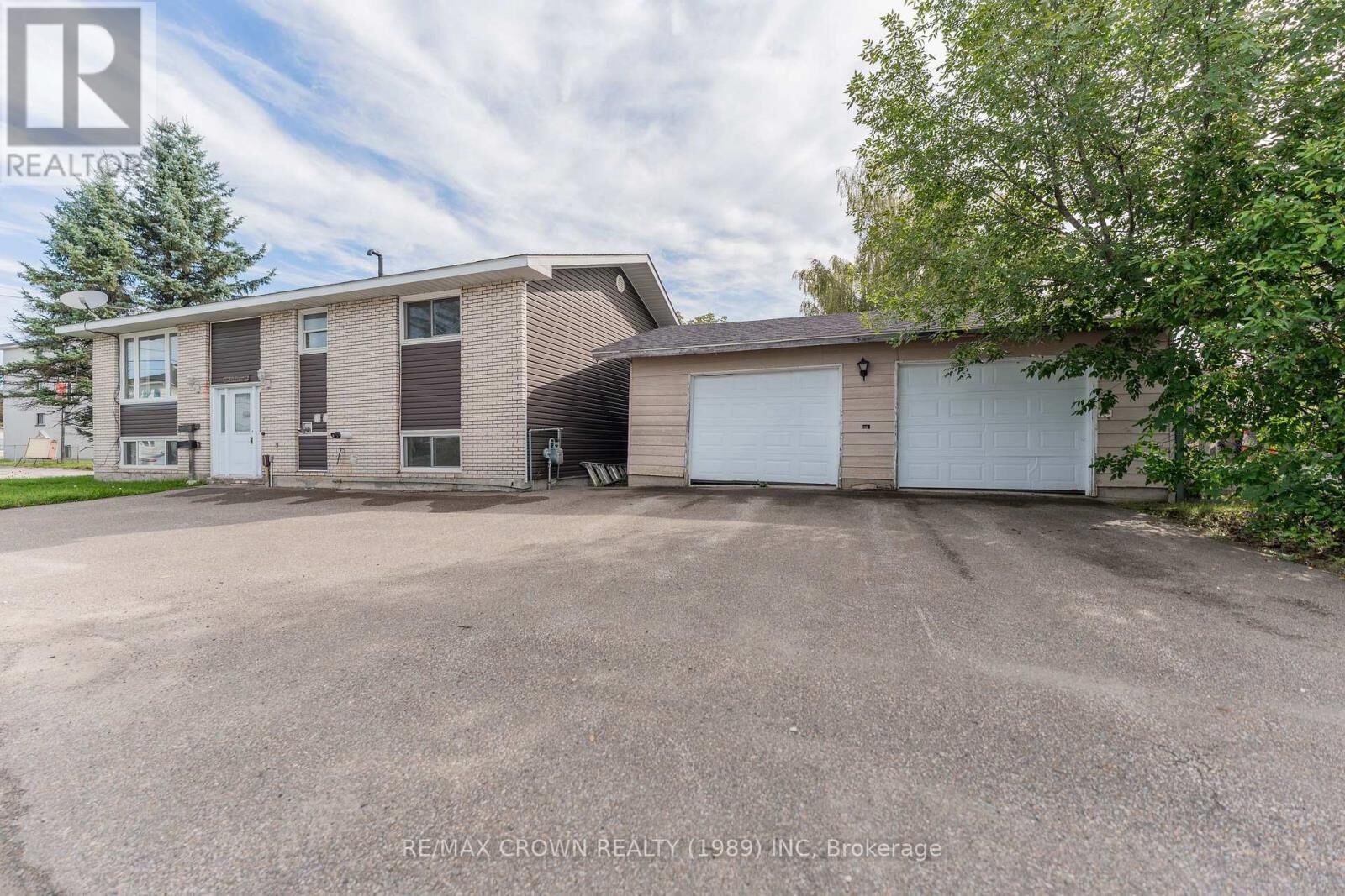 Property Photo:  105 Brunetville Road  ON P5N 2G5 