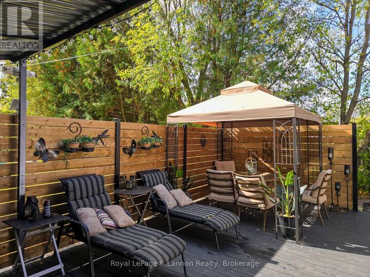 Property Photo:  234 Amelia St Street East  ON P7E 3Z7 