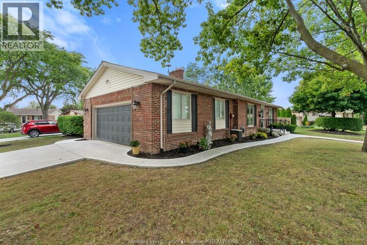 Property Photo:  3210 Halpin Road  ON N8R 2B2 
