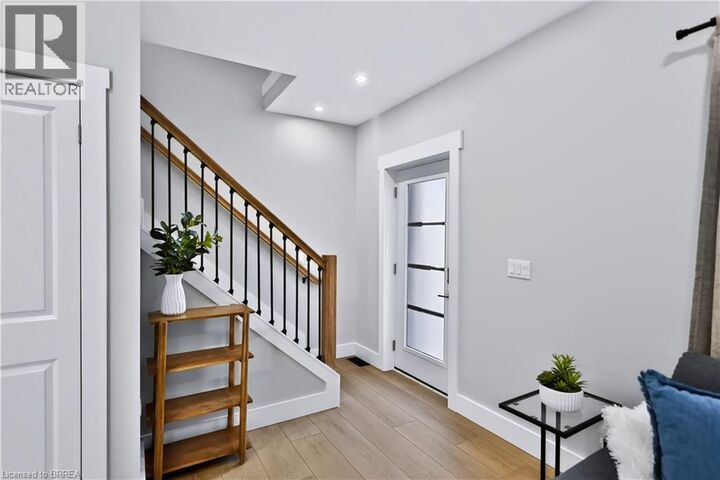 Property Photo:  9 Walter Street  ON N3S 1N4 