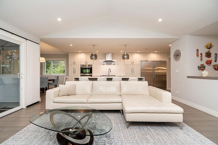 Property Photo:  2140 127A Street  BC V4A 3S9 