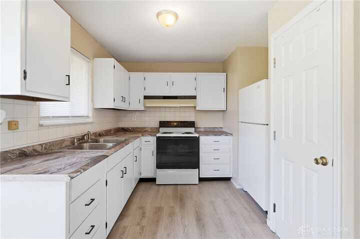 Property Photo:  1209 Hastings Drive  OH 45342 