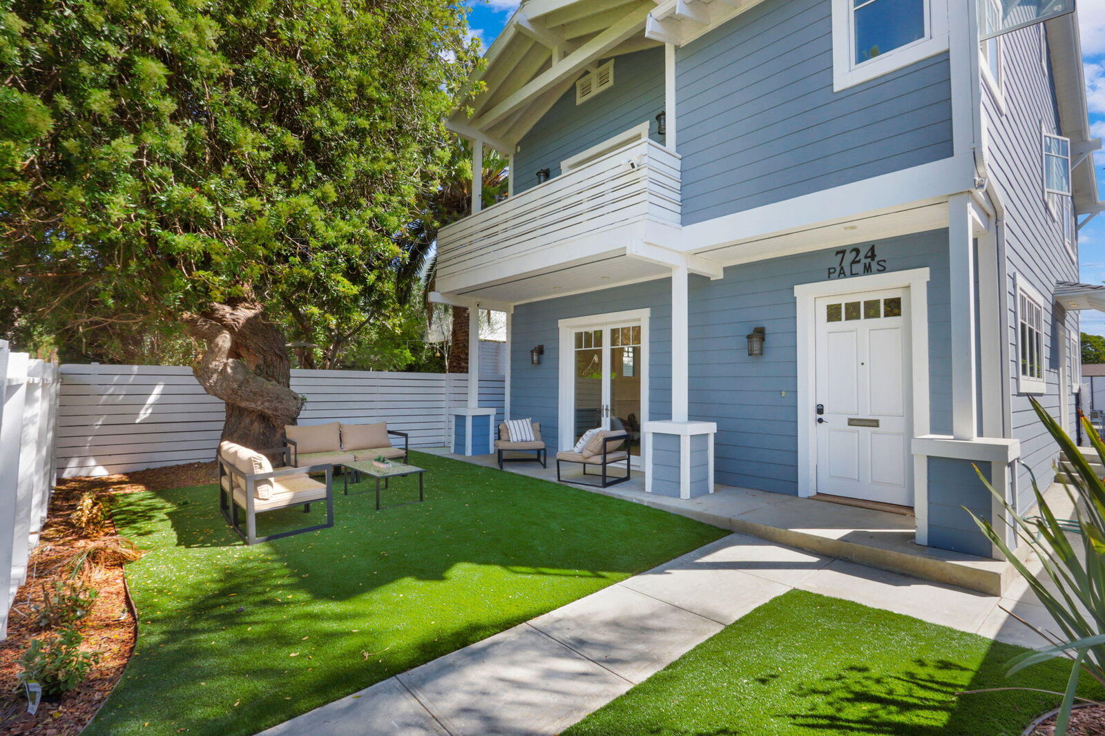 Property Photo:  722 Palms Boulevard  CA 90291 