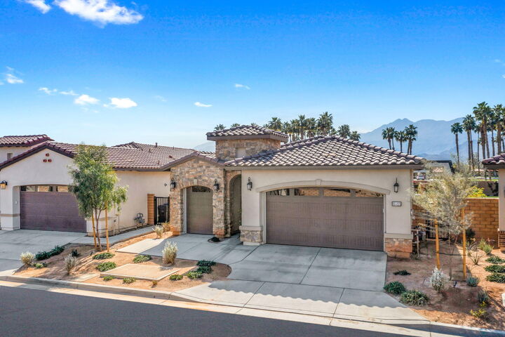 Property Photo: 80205 Platinum Way CA 92253
